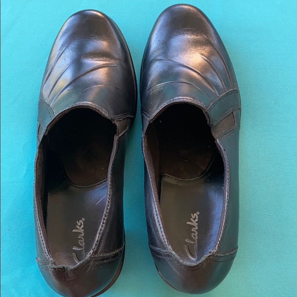 Black leather Clarks shoes size 9